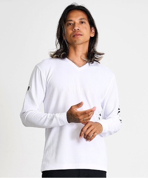 VIOLA(ヴィオラ)の「『VIOLA rumore/ヴィオラ ルモーレ』プリント入り切替Vネックフクレ長袖カットソー(Tシャツ/カットソー・メンズ・ホワイト/ブラック/ホワイト×ブラック・XL/L/M)」の2枚目の写真