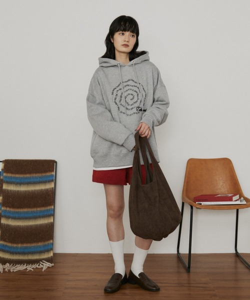 MERLOT（メルロー）の「レタリングロゴフーディー/裏起毛（パーカー・レディース・グレー/ネイビー・FREE）」の14枚目の写真