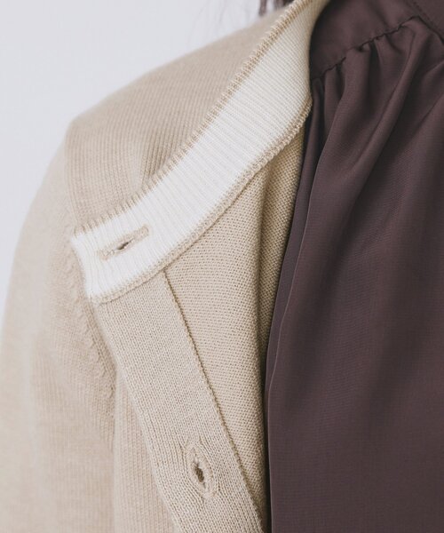 index(インデックス)の「ビジュークルーネックカーディガン【洗濯機OK】(カーディガン/ボレロ・レディース・チャコールグレー/ナチュラル/モスグリーン系7/ブラウン系その他/ネイビー/ピンク系1/ボルドー・34/36/38/40/42)」の11枚目の写真