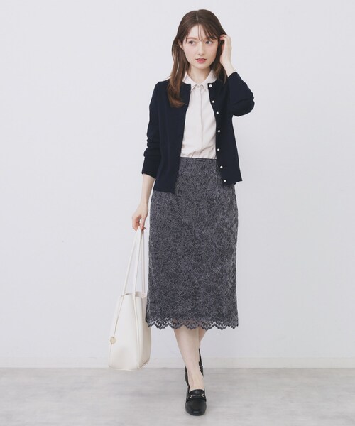 index(インデックス)の「ビジュークルーネックカーディガン【洗濯機OK】(カーディガン/ボレロ・レディース・チャコールグレー/ナチュラル/モスグリーン系7/ブラウン系その他/ネイビー/ピンク系1/ボルドー・34/36/38/40/42)」の19枚目の写真