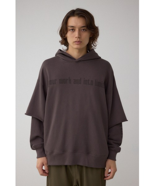 AZUL by moussy（アズールバイマウジー）の「フェイクレイヤードスウェットフーディー（パーカー・メンズ・チャコールグレー/ダークベージュ・MEDIUM/LARGE）」の8枚目の写真