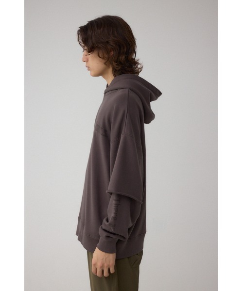 AZUL by moussy（アズールバイマウジー）の「フェイクレイヤードスウェットフーディー（パーカー・メンズ・チャコールグレー/ダークベージュ・MEDIUM/LARGE）」の9枚目の写真