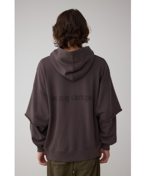 AZUL by moussy（アズールバイマウジー）の「フェイクレイヤードスウェットフーディー（パーカー・メンズ・チャコールグレー/ダークベージュ・MEDIUM/LARGE）」の11枚目の写真