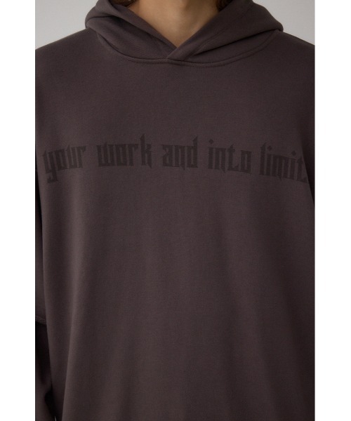 AZUL by moussy（アズールバイマウジー）の「フェイクレイヤードスウェットフーディー（パーカー・メンズ・チャコールグレー/ダークベージュ・MEDIUM/LARGE）」の12枚目の写真