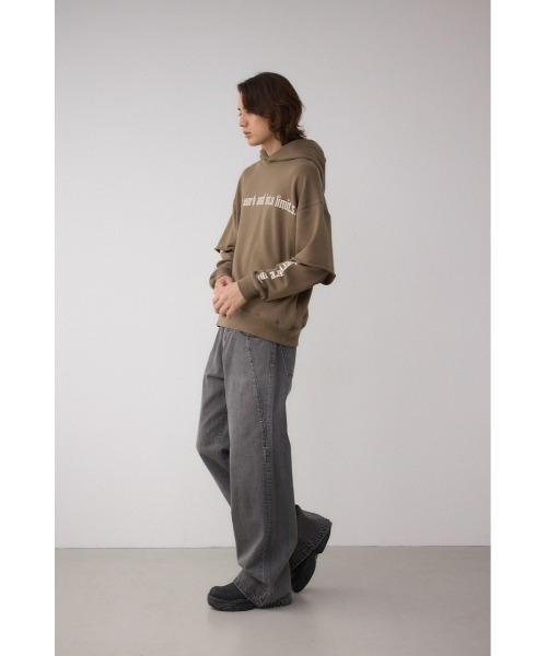 AZUL by moussy（アズールバイマウジー）の「フェイクレイヤードスウェットフーディー（パーカー・メンズ・チャコールグレー/ダークベージュ・MEDIUM/LARGE）」の22枚目の写真