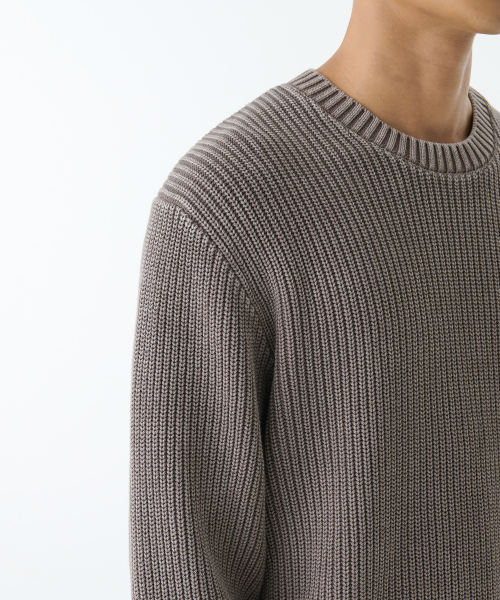 MUSINSA STANDARD（ムシンサスタンダード）の「ピグメントリブクルーネックニット[ブラウン]（ニット/セーター・メンズ・その他・SMALL/MEDIUM/LARGE/X-LARGE/XX-LARGE）」の5枚目の写真