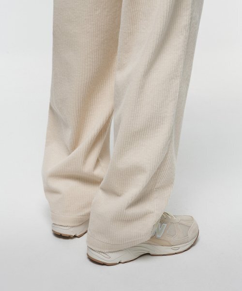 MUSINSA STANDARD（ムシンサスタンダード）の「ワンタックワイドコーデュロイバンディングパンツ[クリーム]（その他パンツ・メンズ・その他・40/38/42/36/34/32/30/26/28）」の7枚目の写真