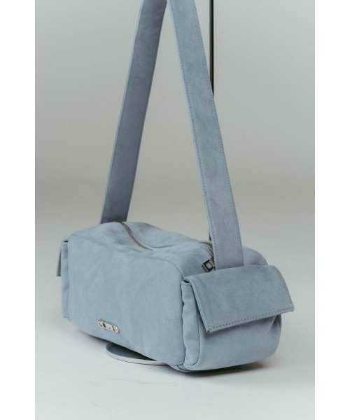 Knuth Marf（クヌースマーフ）の「rectangle suede shoulder bag（ショルダーバッグ・レディース・ブルー/チャコール・ONE SIZE）」の15枚目の写真