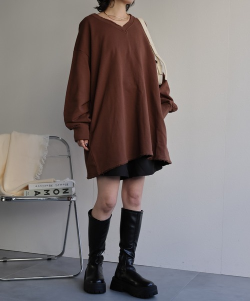 sakishimatokyo(サキシマトーキョー)の「Vネックチュニックプルオーバー(スウェット・レディース・ネイビー/ブラウン/オフホワイト/グレー・FREE)」の9枚目の写真