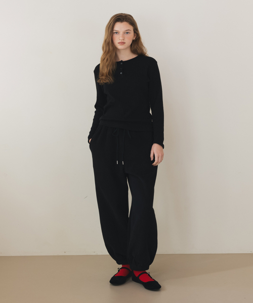 Loose Fit Jogger Pants (Black)