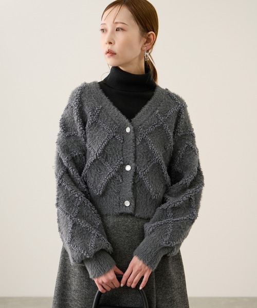 ROPE' PICNIC(ロペピクニック)の「ダイヤチェック柄ループフェザーカーディガン(カーディガン/ボレロ・レディース・チャコールグレー/キナリ/サックスブルー・FREE)」の2枚目の写真
