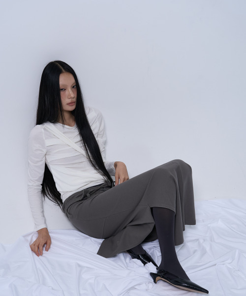 TWIST DRAPE LONG SLEEVE TOP (WHITE)（Tシャツ/カットソー