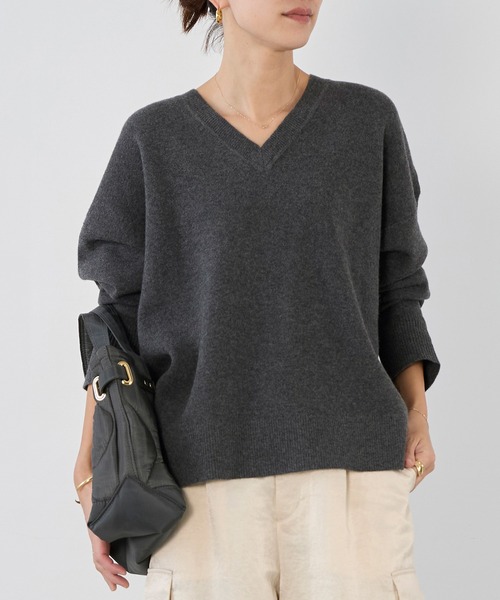 MICA&DEAL（マイカ＆ディール）の「Vネックニットプルオーバー（ニット/セーター・レディース・ブラウン/チャコールグレー/オフホワイト・FREE）」の9枚目の写真