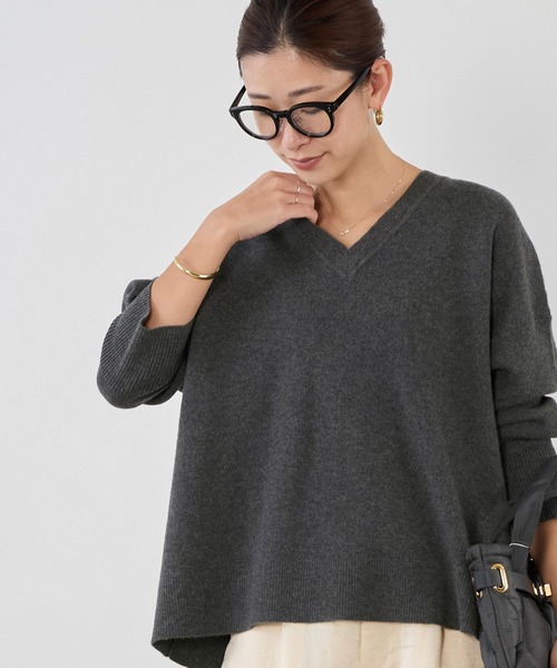 MICA&DEAL（マイカ＆ディール）の「Vネックニットプルオーバー（ニット/セーター・レディース・ブラウン/チャコールグレー/オフホワイト・FREE）」の10枚目の写真