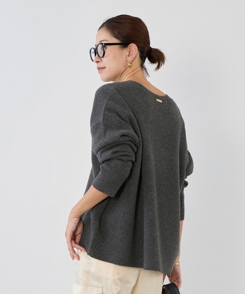 MICA&DEAL（マイカ＆ディール）の「Vネックニットプルオーバー（ニット/セーター・レディース・ブラウン/チャコールグレー/オフホワイト・FREE）」の14枚目の写真