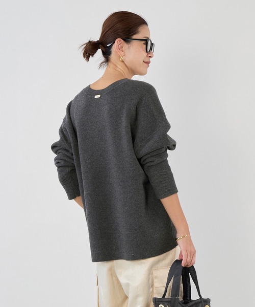 MICA&DEAL（マイカ＆ディール）の「Vネックニットプルオーバー（ニット/セーター・レディース・ブラウン/チャコールグレー/オフホワイト・FREE）」の15枚目の写真