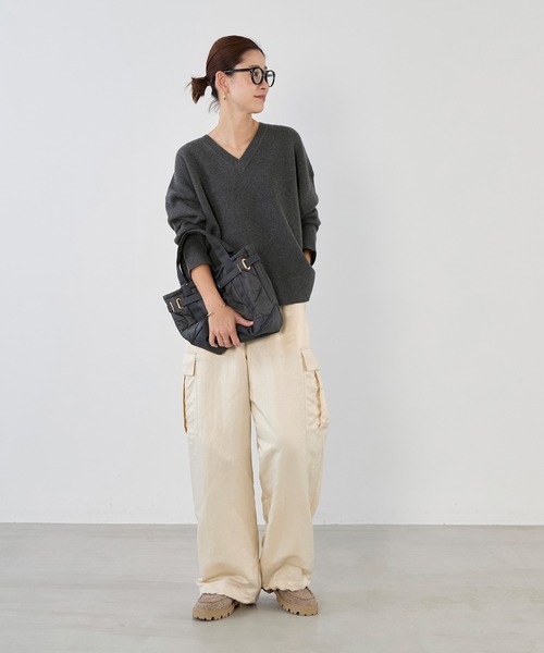 MICA&DEAL（マイカ＆ディール）の「Vネックニットプルオーバー（ニット/セーター・レディース・ブラウン/チャコールグレー/オフホワイト・FREE）」の17枚目の写真