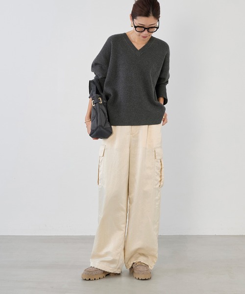 MICA&DEAL（マイカ＆ディール）の「Vネックニットプルオーバー（ニット/セーター・レディース・ブラウン/チャコールグレー/オフホワイト・FREE）」の18枚目の写真