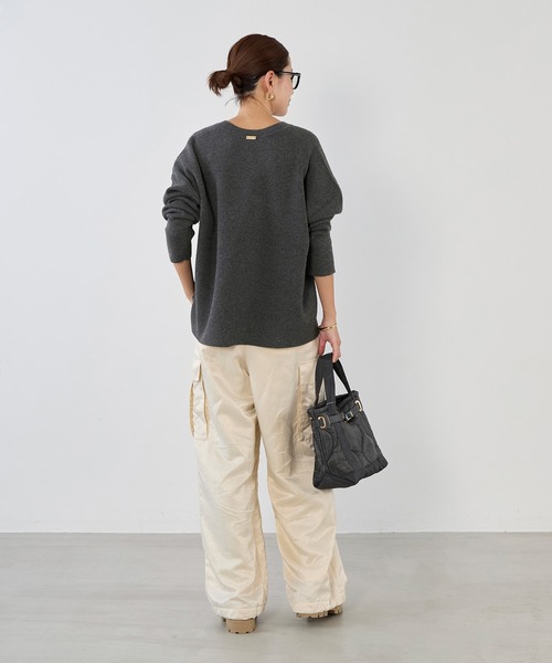 MICA&DEAL（マイカ＆ディール）の「Vネックニットプルオーバー（ニット/セーター・レディース・ブラウン/チャコールグレー/オフホワイト・FREE）」の20枚目の写真