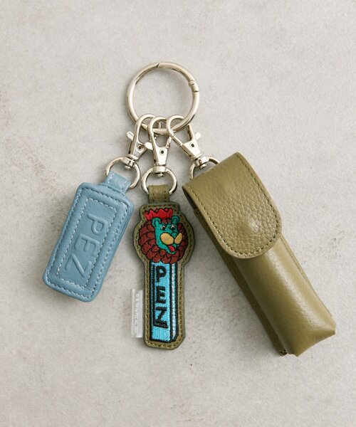 ear PAPILLONNER（イアパピヨネ）の「【PEZ(ペッツ)×ear】本革リップケースチャーム（その他・レディース・ブラック/カーキ/ボルドー・FREE）」の5枚目の写真