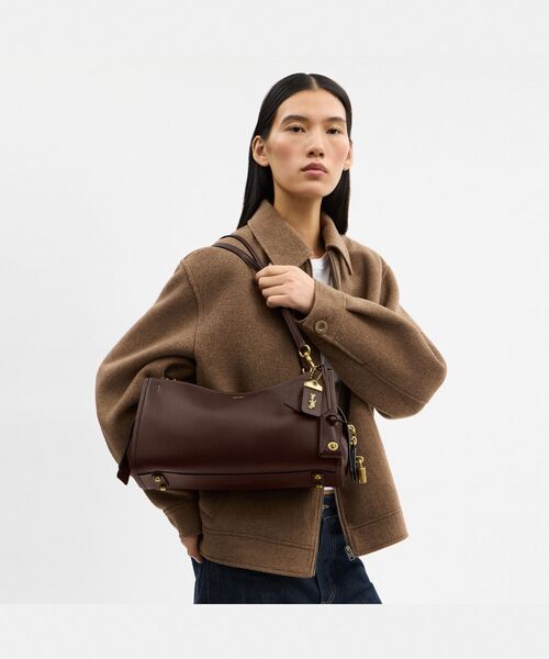 ローグ バッグ 34（ショルダーバッグ）｜COACH（コーチ）の