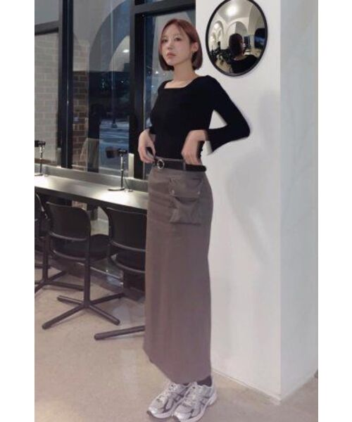 320SHOWROOM(320ショールーム)の「1Cargo Pocket Long Skirt Khaki brown(スカート・レディース・その他・SMALL/MEDIUM)」の5枚目の写真