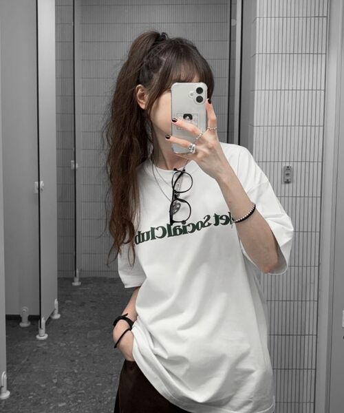 NET SOCIAL CLUB（ネットソーシャルクラブ）の「ビビッドストレートロゴ半袖Tシャツ（ブラック）（Tシャツ/カットソー・レディース・ブラック・S/M/L/XL）」の11枚目の写真