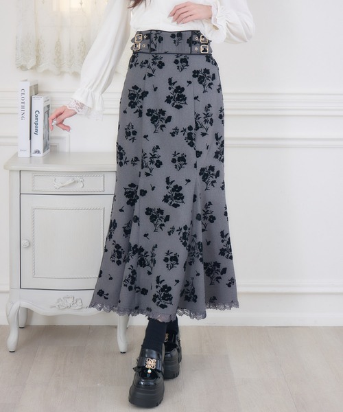 couture BY ROJITA(クチュールバイロジータ)の「花柄フロッキーマーメイドスカート(スカート・レディース・グレー/ブラック・FREE)」の5枚目の写真