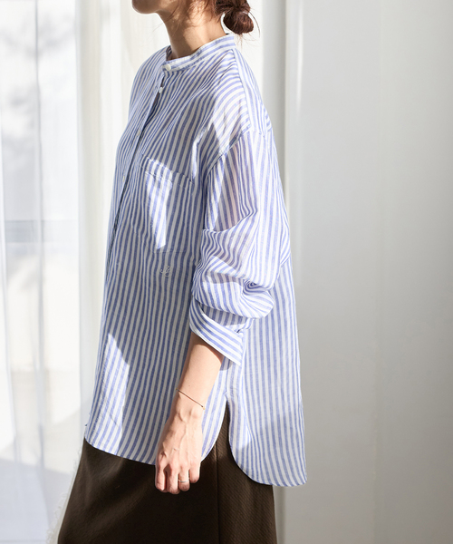 IENA（イエナ）の「《一部カラーWEB限定/》ラミーリヨセルバンドカラーシャツ（シャツ/ブラウス・レディース・サックスブルー/スカイブルー/ホワイト/ブラウン/ピンク・FREE）」の3枚目の写真