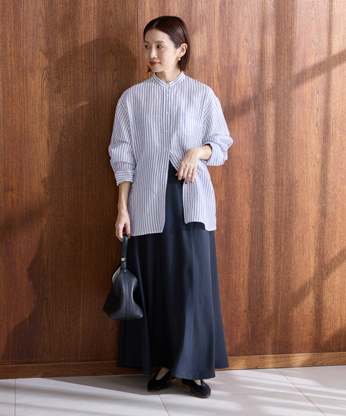 IENA（イエナ）の「《一部カラーWEB限定/》ラミーリヨセルバンドカラーシャツ（シャツ/ブラウス・レディース・サックスブルー/スカイブルー/ホワイト/ブラウン/ピンク・FREE）」の10枚目の写真