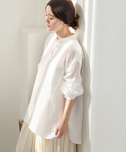 IENA（イエナ）の「《一部カラーWEB限定/》ラミーリヨセルバンドカラーシャツ（シャツ/ブラウス・レディース・サックスブルー/スカイブルー/ホワイト/ブラウン/ピンク・FREE）」の13枚目の写真