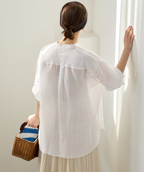 IENA（イエナ）の「《一部カラーWEB限定/》ラミーリヨセルバンドカラーシャツ（シャツ/ブラウス・レディース・サックスブルー/スカイブルー/ホワイト/ブラウン/ピンク・FREE）」の14枚目の写真