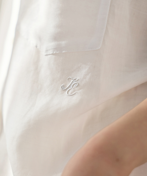 IENA（イエナ）の「《一部カラーWEB限定/》ラミーリヨセルバンドカラーシャツ（シャツ/ブラウス・レディース・サックスブルー/スカイブルー/ホワイト/ブラウン/ピンク・FREE）」の15枚目の写真