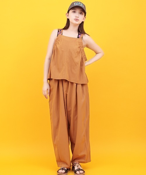 チチカカ（チチカカ）の「Orale! ナイロンワイドコクーンパンツ（その他パンツ・レディース・キャメル/グレー/ブラック・FREE）」の6枚目の写真