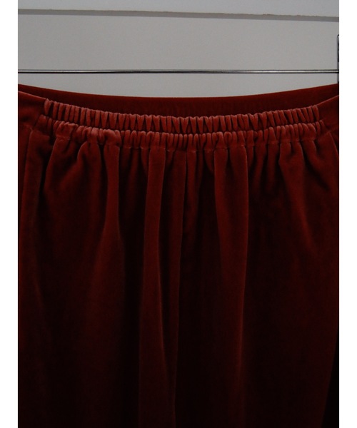 Katrin TOKYO(カトリーントーキョー)の「slit velour I line maxi skirt(スカート・レディース・ネイビー/レッド・XS/S/M)」の4枚目の写真