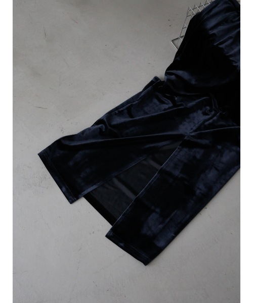 Katrin TOKYO(カトリーントーキョー)の「slit velour I line maxi skirt(スカート・レディース・ネイビー/レッド・XS/S/M)」の6枚目の写真