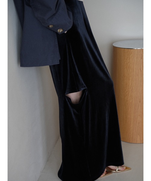 Katrin TOKYO(カトリーントーキョー)の「slit velour I line maxi skirt(スカート・レディース・ネイビー/レッド・XS/S/M)」の11枚目の写真