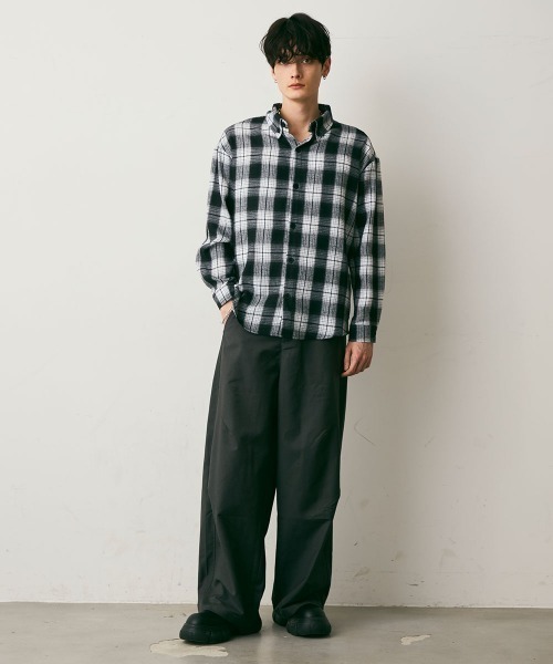 Shoowtime(ショウタイム)の「Side Tuck Wide Silhouette Slacks / サイドタックワイドシルエットスラックス(スラックス・メンズ・ブラック/チャコールグレー・X-LARGE/LARGE/MEDIUM)」の7枚目の写真