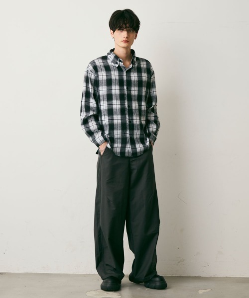 Shoowtime(ショウタイム)の「Side Tuck Wide Silhouette Slacks / サイドタックワイドシルエットスラックス(スラックス・メンズ・ブラック/チャコールグレー・X-LARGE/LARGE/MEDIUM)」の8枚目の写真