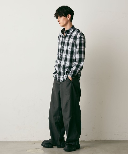 Shoowtime(ショウタイム)の「Side Tuck Wide Silhouette Slacks / サイドタックワイドシルエットスラックス(スラックス・メンズ・ブラック/チャコールグレー・X-LARGE/LARGE/MEDIUM)」の11枚目の写真