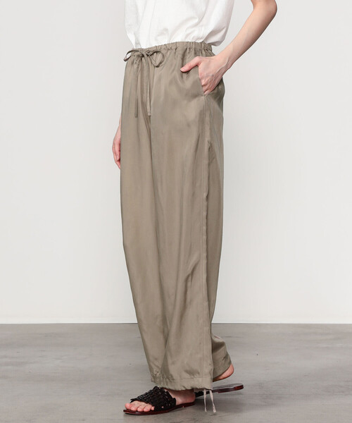 LE GLAZIK（ルグラジック）の「LE GLAZIK | キュプラ エラスティックパンツ SOLID WOMEN（その他パンツ・レディース・グレイッシュベージュ/チャコール/ブルー系その他・36）」の5枚目の写真