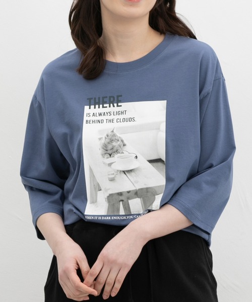 Honeys(ハニーズ)の「【ハニさら・接触冷感・UVカット】7分袖フォトプリントT(Tシャツ/カットソー・レディース・ピンク/スミクロ/グレイッシュベージュ/オフホワイト/ブルー・L/LL/M/S)」の4枚目の写真