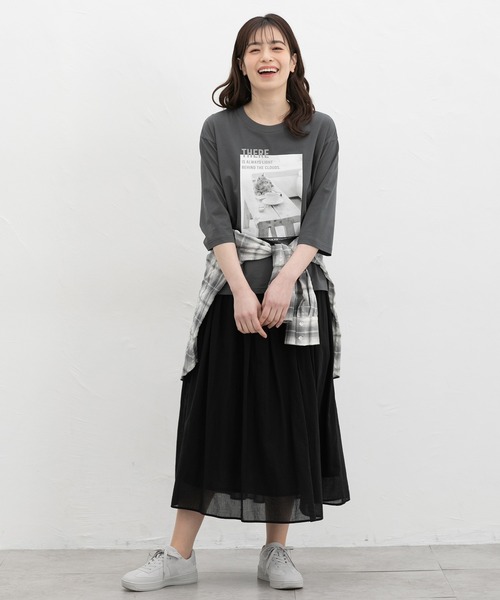 Honeys(ハニーズ)の「【ハニさら・接触冷感・UVカット】7分袖フォトプリントT(Tシャツ/カットソー・レディース・ピンク/スミクロ/グレイッシュベージュ/オフホワイト/ブルー・L/LL/M/S)」の9枚目の写真