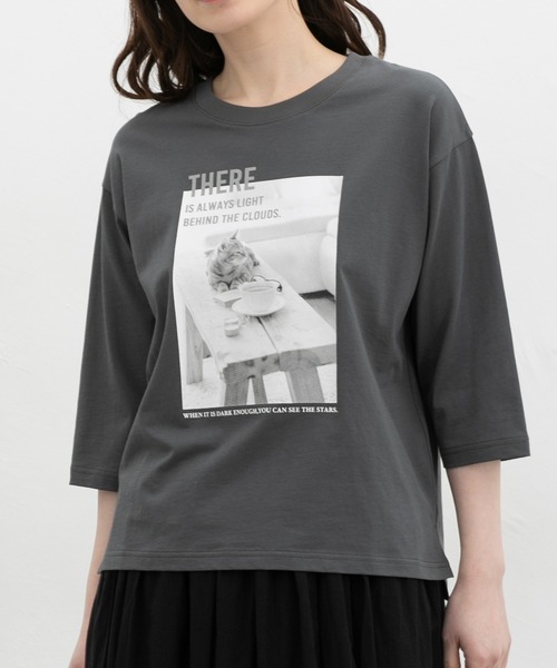 Honeys(ハニーズ)の「【ハニさら・接触冷感・UVカット】7分袖フォトプリントT(Tシャツ/カットソー・レディース・ピンク/スミクロ/グレイッシュベージュ/オフホワイト/ブルー・L/LL/M/S)」の10枚目の写真