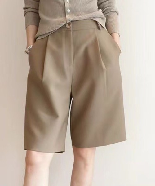 SHEPP（シープ）の「ワイドシルエットハイウエストタックハーフパンツ（スラックス・レディース・ベージュ/ブラック・L/M）」の8枚目の写真