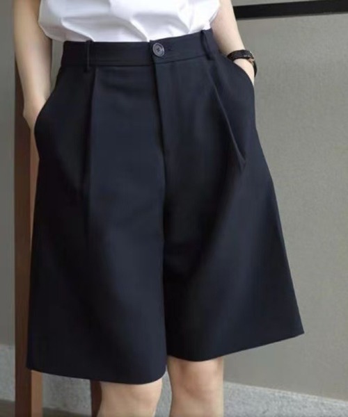 SHEPP（シープ）の「ワイドシルエットハイウエストタックハーフパンツ（スラックス・レディース・ベージュ/ブラック・L/M）」の3枚目の写真