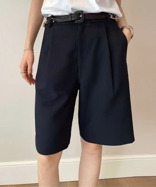 SHEPP（シープ）の「ワイドシルエットハイウエストタックハーフパンツ（スラックス・レディース・ベージュ/ブラック・L/M）」の4枚目の写真