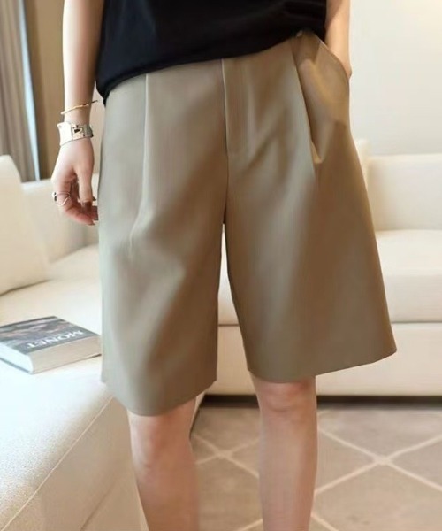 SHEPP（シープ）の「ワイドシルエットハイウエストタックハーフパンツ（スラックス・レディース・ベージュ/ブラック・L/M）」の9枚目の写真
