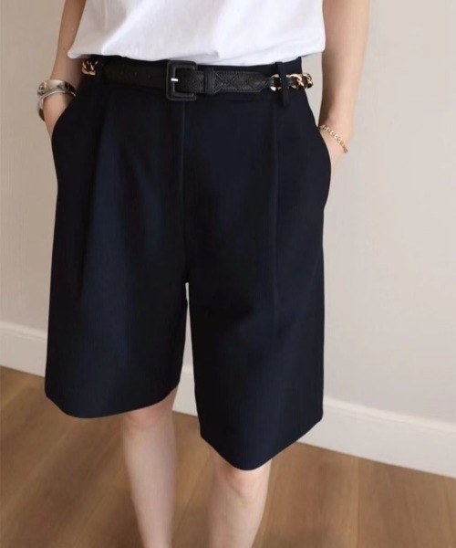 SHEPP（シープ）の「ワイドシルエットハイウエストタックハーフパンツ（スラックス・レディース・ベージュ/ブラック・L/M）」の5枚目の写真