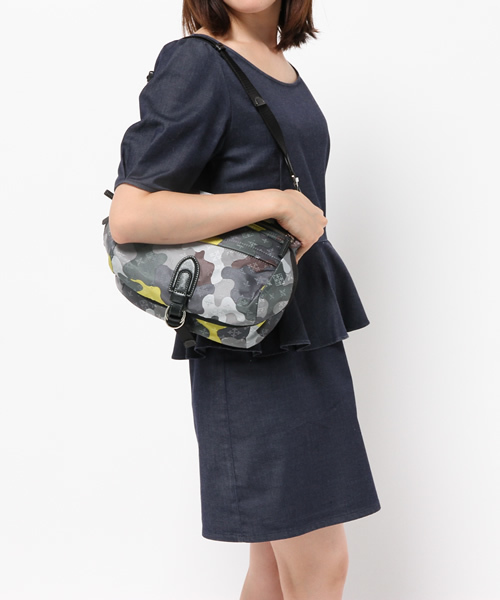 russet for traveller（ラシット　フォー トラベラー）の「ボディバッグ(小)【Body Bag】（ボディバッグ/ウエストポーチ・レディース・カモフラージュ/イエロー系その他・FREE）」の8枚目の写真